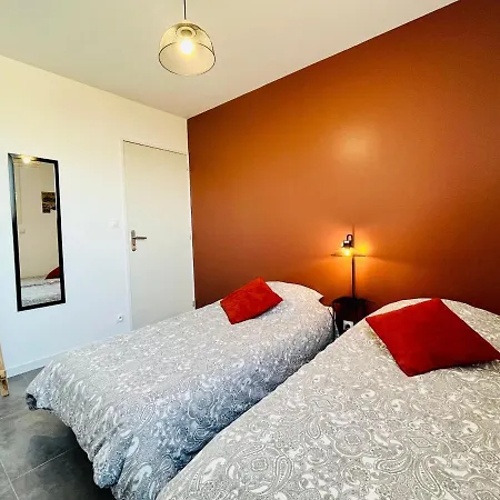 Maison Familiale Pres Du De Avec Terrasse Et Grand Parking - Fr-1-410-419 *