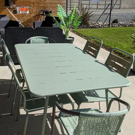 Maison Familiale Pres Du De Avec Terrasse Et Grand Parking - Fr-1-410-419 Mansigné