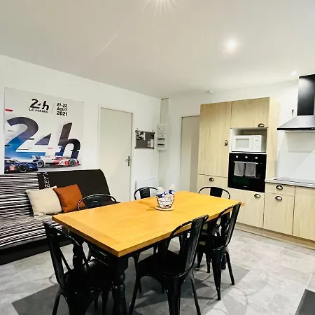 Maison Familiale Pres Du De Avec Terrasse Et Grand Parking - Fr-1-410-419 Nyaraló Mansigné