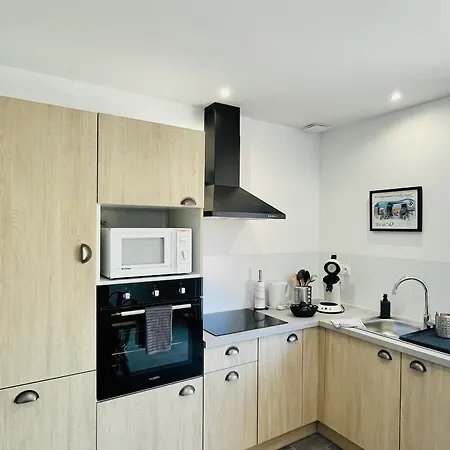 Maison Familiale Pres Du De Avec Terrasse Et Grand Parking - Fr-1-410-419 Mansigné
