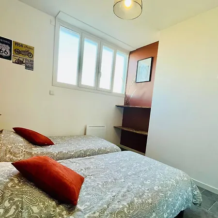 Maison Familiale Pres Du De Avec Terrasse Et Grand Parking - Fr-1-410-419 *